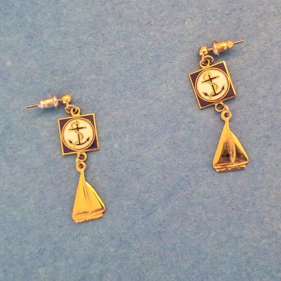 Vintage Nautical Drop Earrings Anchor Sailboat Enamel Gold Tone 1.5" Drop in Box - Picture 8 of 12